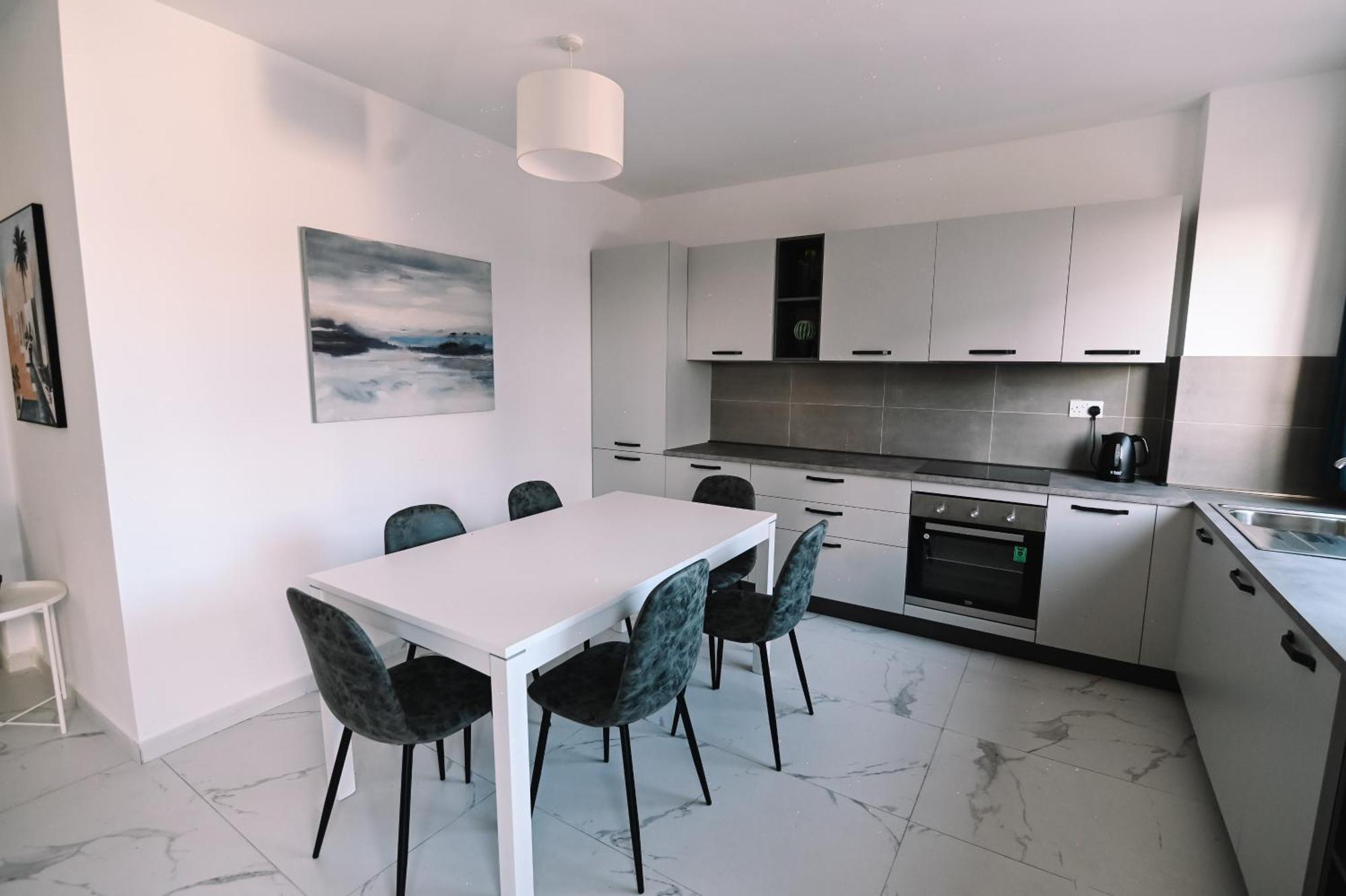 Bright 2 Bedroom Flat In Sliema! Apartament *