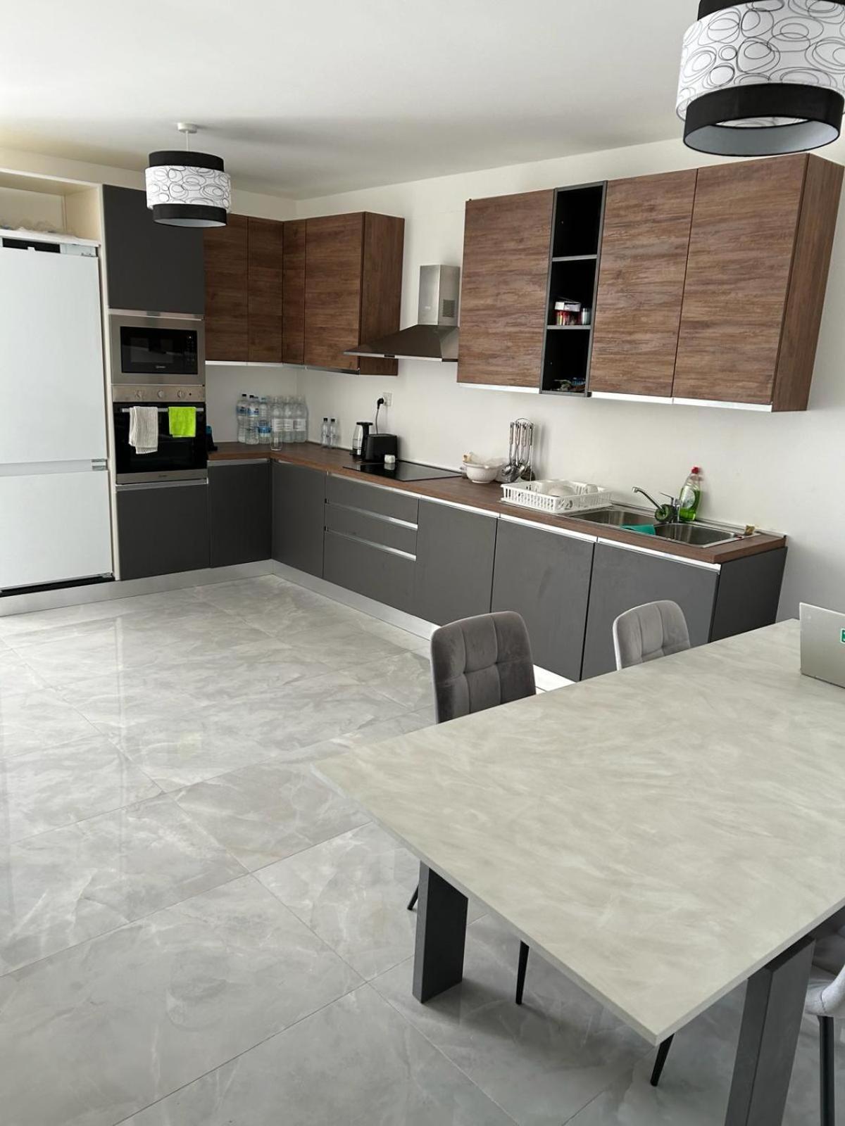 Bright 2 Bedroom Flat In Sliema! *